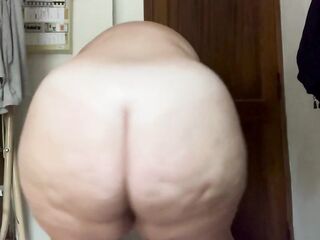 Large Natural Butt Performs For U (clenching, twerking, clapping, hip swaying)