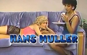 Vintage Tgirl knows all secrets of sexual satisfaction