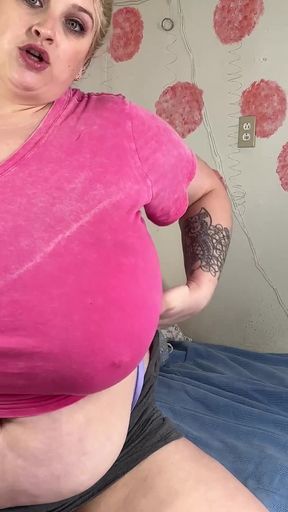 Cambria Curves the Huge Areolas Housemaid