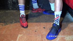 baiser a la pisse sur un sling par des arabes