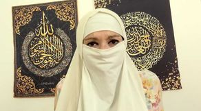 Babe in niqab pleases her husband