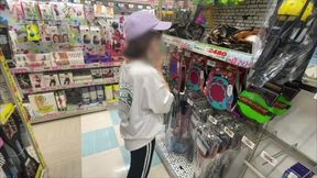 大◯生彼女と休みの日にドンキ行って適当買い物してドライブした後にお昼からいちゃいちゃしてそのままお互いムラムラしてきて…。