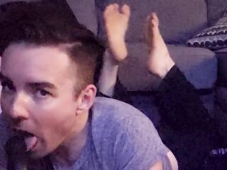 I give pose blowjobs to dildos