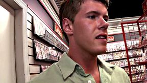 Fooled guy deepthroating at gloryhole