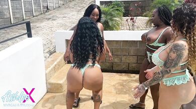 LESBIAN NAUGHTY DICE GAME