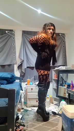 Sissyfaggot needs a good fuck