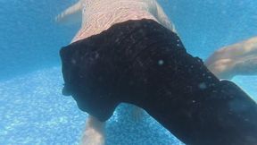 Stepsiblings playing underwater games... and things get hot!