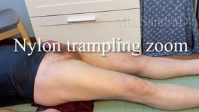 Nylon trampling ZOOM