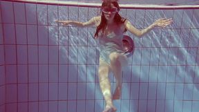 ”Sexy underwater hottie Libuse naked & sexy”