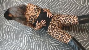 Sissy in Leopard Look