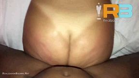 brazillian bull, realizador baiano fudendo sem na o cuzinho da esposa do corno e a putinha gritando indo mais rola pro comedor e gozando dando o cuzinho pra finalizar gozei no rabo dela.