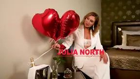 Hot babe jerks off with natural big tits