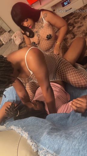 Must-share moment from &quot;I get horny when I kiss&quot;