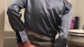 Cosplayer enjoys riding cock