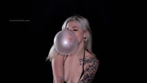 Harley's Bubble Gum Bubble Blowing 01 HD WMV (1920x1080)