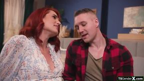 Tgirl really wants her guest to anal her