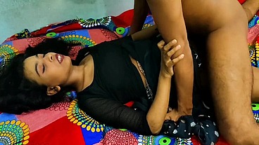 Indian sexy hot bhabhi fucked by lover in desi room (Hindi audio)