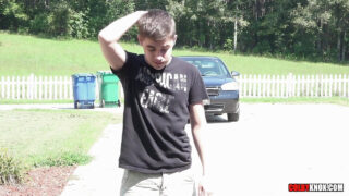 Hai chàng trai trẻ nóng bỏng Eli Lincoln và Cameron Taylor liếm dương vật, thủ dâm cùng nhau rồi tận hưởng màn quan hệ tình dục qua đường hậu môn sâu và xuất tinh.