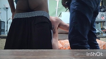 Dando para dois Amigos Pauzudos.