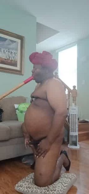 BUTT NAKED LOOKING 4 DICK 2 SUCK N IN MY