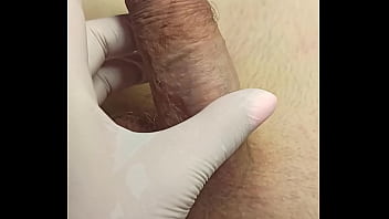 Video tutorial on what to do for a depilation master with Spontaneous ejaculation while trimming. SugarNadya show that the penis must be held tight and not released until the very last spray