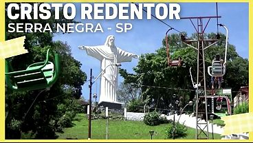 Casal exibicionista transando e se exibindo em local p&uacute_blico durante o dia em cidade tur&iacute_stica