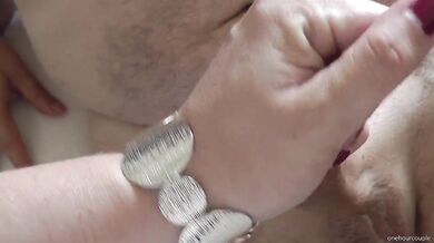 JEALOUS BBW WIFE CATCHES HUBBY JERKING OFF! MAKES HIM FINISH INSIDE OF HER!