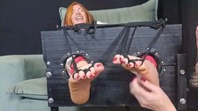 Ticklish Melissa Sartori - SARTORI IN STOCKS - HD