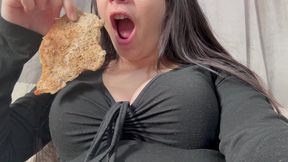 Come eat with me, I'm having lunch, what are you eating? I love to eat.