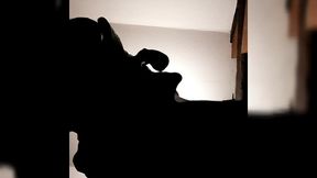 deesse craque et se gode habillee en gothique / erotiquevideo 14 min - ...