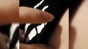 deesse craque et se gode habillee en gothique / erotiquevideo 14 min - ...