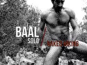BAAL Muscled guy wanking outside