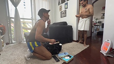 O VIZINHO DA ACADEMIA VEIO TOMAR BANHO E ACABOU TREINANDO OUTRO MÚSCULO