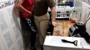 sexo en la cocina con chica que vino a buscar empleo en el restaurante