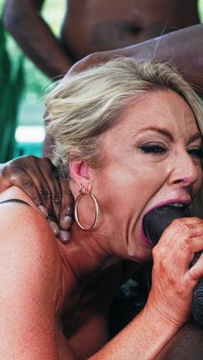 Sadie Summers Airtight Interracial Gangbang