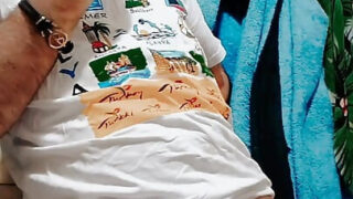 Masturbation, Abspritzen, Masturbieren, Badezimmer, Unbeschnitten – Unbeschnittene reife weiße europäische Schwule beim Arschficken