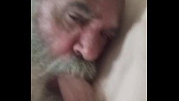 CHUPO MUITO GOSTOSO 1 PENIS OLHA