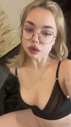OnlyFans babe shows off her bio in revealing video