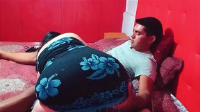 I masturbate with my stepmom&#039;s panties to smell her pussy