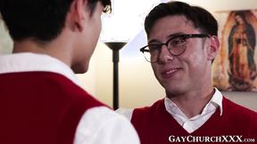 ”Beefy Archie Paige shoves his cock into Donovans tight butthole”