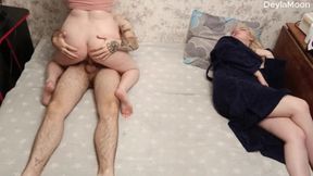 Меня застукала на измене со сводной сестрой моя девушка