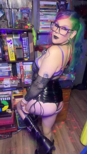 31:49:- Snack, Nap, Then Ass Worship… Oops, Silent Farts!