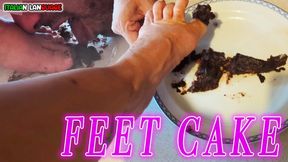 FEET CAKE - Misia mi fa mangiare la torta dai suoi piedi