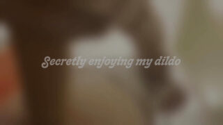 Tineri francezi plinuți care se fut zdravăn cu jucării în sesiuni fierbinți la baie