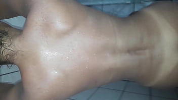 Esposa novinha deu o cu depois da praia.. ela quer coment&aacute_rios