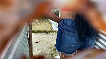 Camara graba en vestidor de playa a MUJER sin darse cuenta (LATINA BIG BUTT)