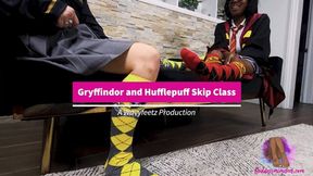 Girl on Girl Foot Worship with MiMi and Taystoes