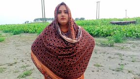 Hoktoml9_Bangladesi village sister-in-law brought me a bag and got on top of me and fucked me.