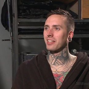 Pro Dom Ruckus Takes the 30 Pound Flogger