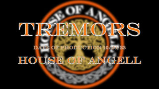 毛深い若いタトゥーを入れたアメリカのクマ、リアム・エンジェルは、蒸し暑い3Pで生アナルファックされる